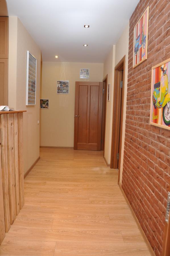 Art Hostel Almaty Luaran gambar