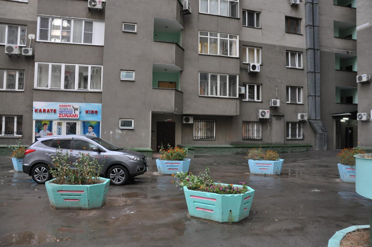 Art Hostel Almaty Luaran gambar