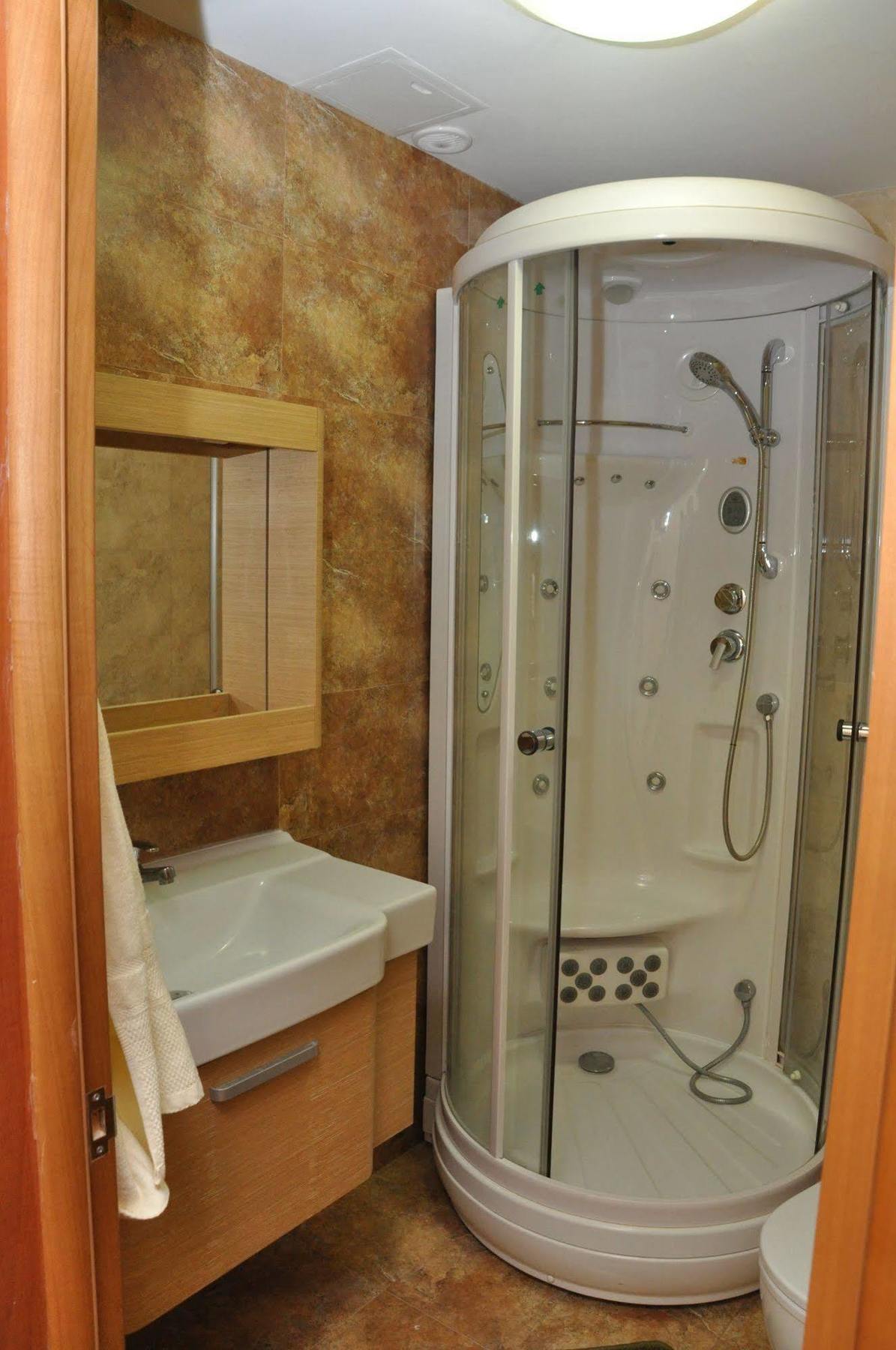 Art Hostel Almaty Luaran gambar