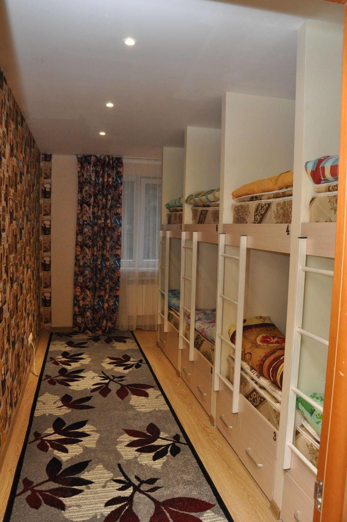 Art Hostel Almaty Luaran gambar